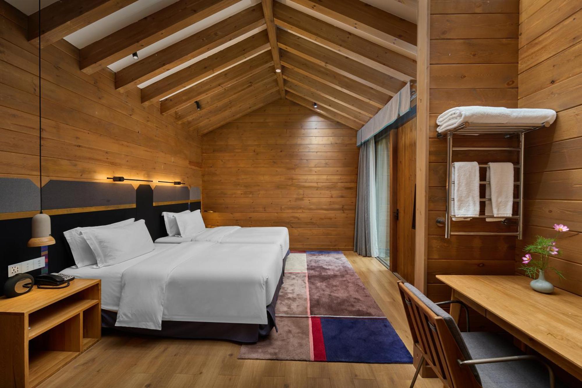 Hotel Indigo Lugu Lake By Ihg Lijiang  Bagian luar foto