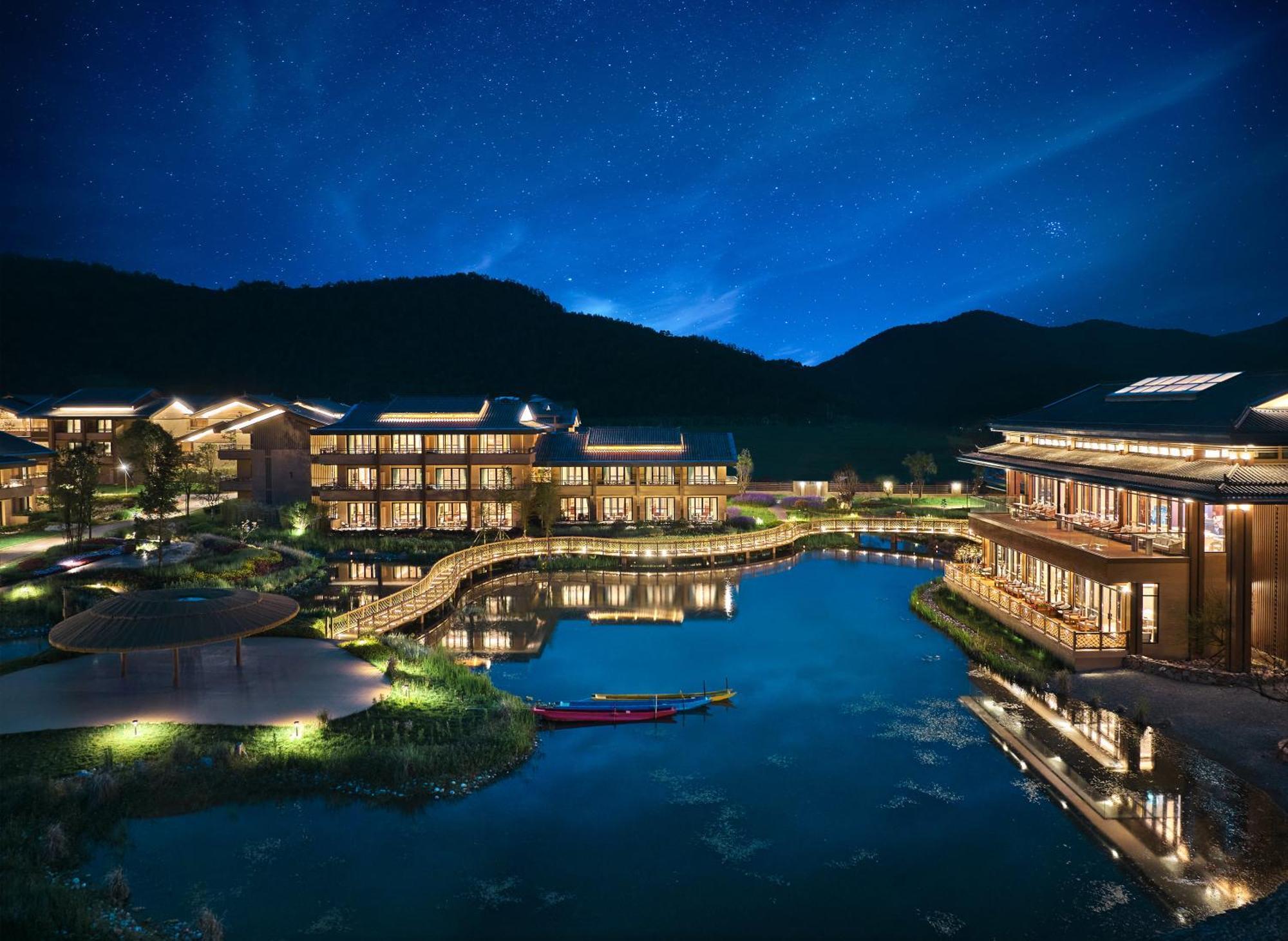 Hotel Indigo Lugu Lake By Ihg Lijiang  Bagian luar foto