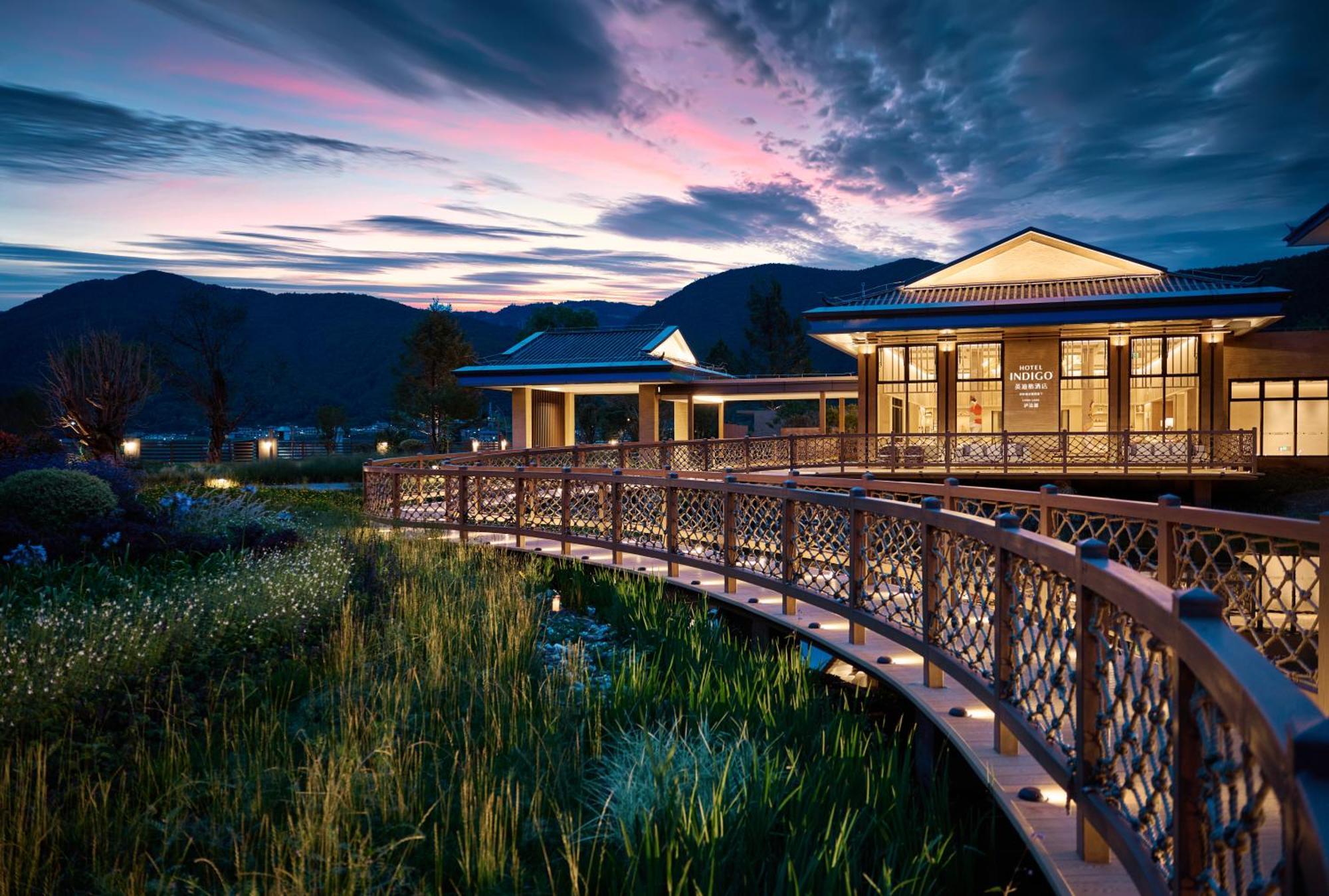 Hotel Indigo Lugu Lake By Ihg Lijiang  Bagian luar foto