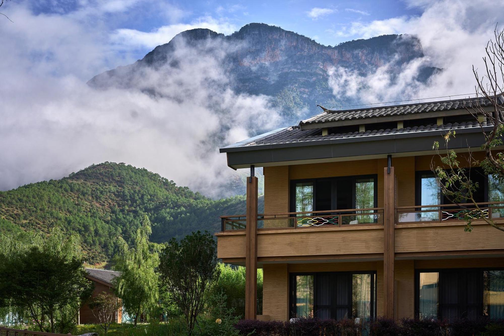 Hotel Indigo Lugu Lake By Ihg Lijiang  Bagian luar foto